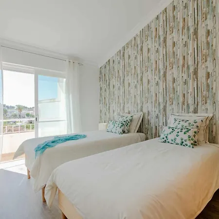 Holiday home V3 Olhos Dagua Com Piscina Ac Wifi 800m Olhos de Agua (Albufeira)